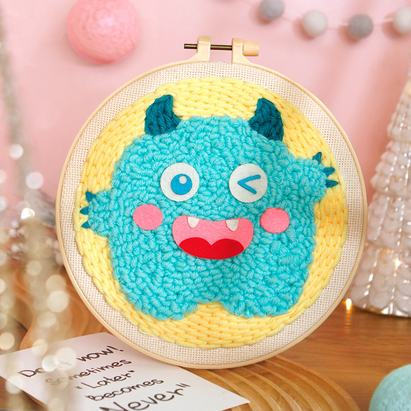 XIAOZ Punch Needle hímzőkészlet – DIY fonal készlet dekoratív díszekhez, aranyos stílus