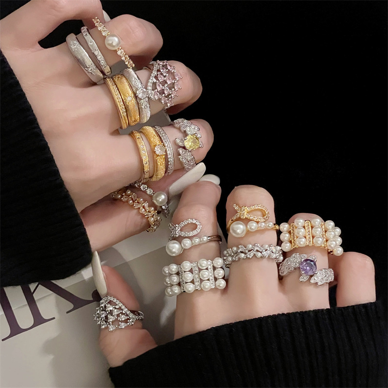 Varinis žiedas – Geometrinis moterų žiedas su šlifuotu paviršiumi, Ins stilius, rankų papuošalai, 2025 vasara