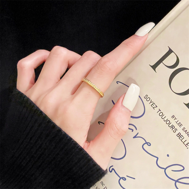 Varinis žiedas – Geometrinis moterų žiedas su šlifuotu paviršiumi, Ins stilius, rankų papuošalai, 2025 vasara