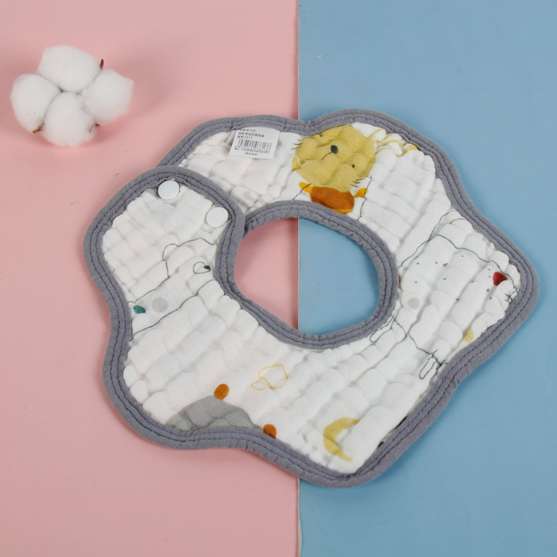 Bébi pamut etetőszalvéta, vízálló és foltálló, rajzfilm mintával, újszülötteknek 0–12 hónap