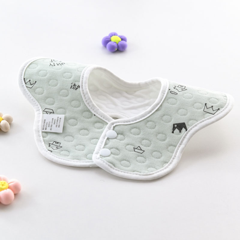 Bébi pamut etetőszalvéta, vízálló és foltálló, rajzfilm mintával, újszülötteknek 0–12 hónap