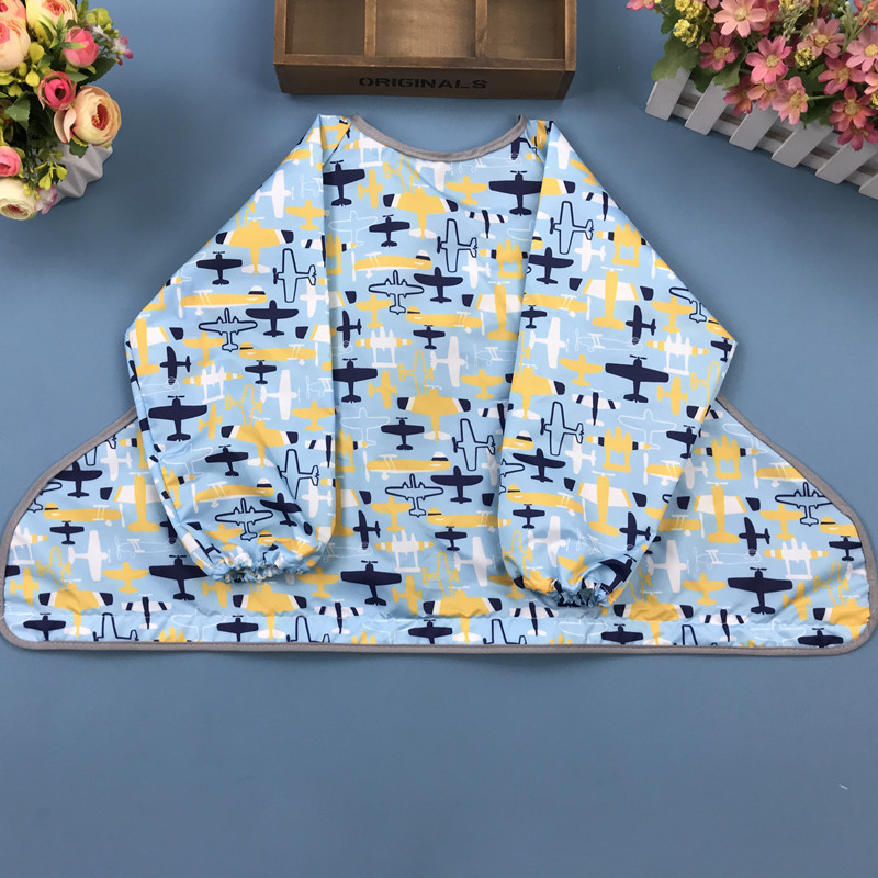 Vízálló, hosszú ujjú etető kötény és étkező alátét gyerekeknek 0–6 éveseknek; minták: állatok, csíkok, kockás, pöttyök