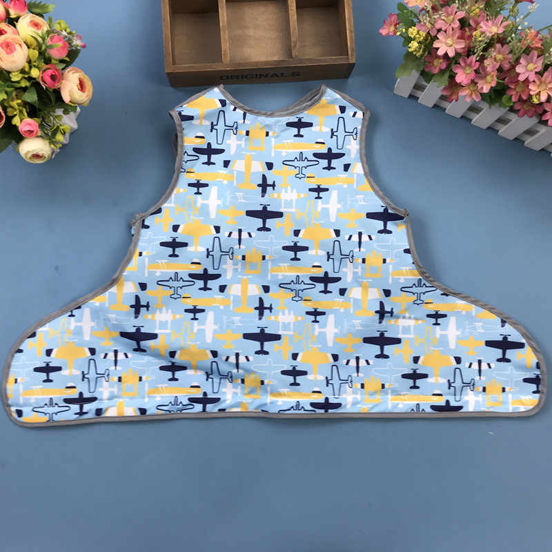 Vízálló, hosszú ujjú etető kötény és étkező alátét gyerekeknek 0–6 éveseknek; minták: állatok, csíkok, kockás, pöttyök