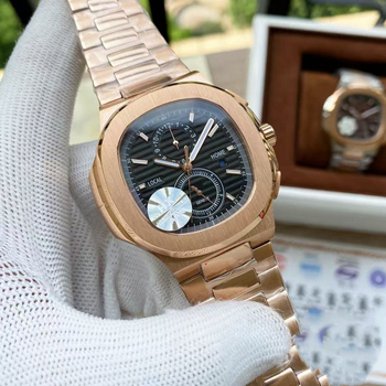 Nautilus'i mudel, täielikult automaatne mehaaniline käekell, ruudukujuline dial, roostevabast terasest korpus ja rihm, veekindel kuni 100 m