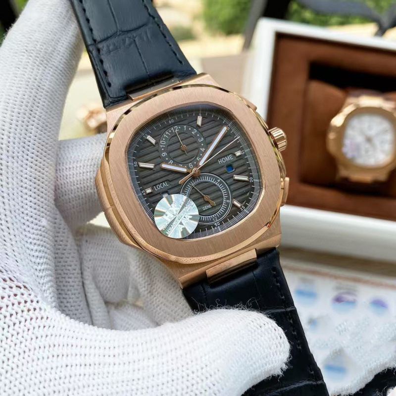 Nautilus'i mudel, täielikult automaatne mehaaniline käekell, ruudukujuline dial, roostevabast terasest korpus ja rihm, veekindel kuni 100 m