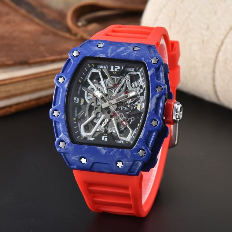 Férfi kvarcóra, boroshordó alakú számlap, ötvözetes tok, szilikon szíj, vízálló