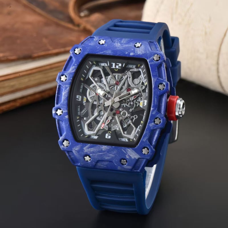 Férfi kvarcóra, boroshordó alakú számlap, ötvözetes tok, szilikon szíj, vízálló