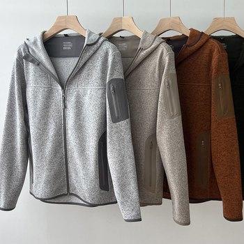 Fleece dukserica s kapuljom, jednobojna boja, polo ovratnik, dugi rukavi s krojem princes, normalna duljina (50–65 cm), jesen-zima 2025, materijal: akrilna vlakna i poliester, za žene