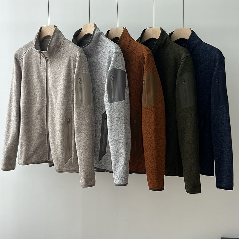 Fleece dukserica s kapuljom, jednobojna boja, polo ovratnik, dugi rukavi s krojem princes, normalna duljina (50–65 cm), jesen-zima 2025, materijal: akrilna vlakna i poliester, za žene
