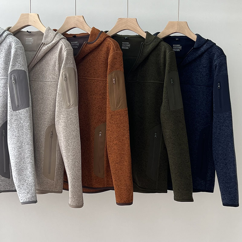 Fleece dukserica s kapuljom, jednobojna boja, polo ovratnik, dugi rukavi s krojem princes, normalna duljina (50–65 cm), jesen-zima 2025, materijal: akrilna vlakna i poliester, za žene