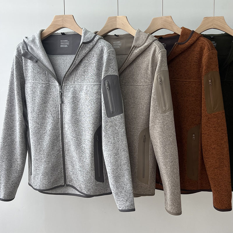 Fleece dukserica s kapuljom, jednobojna boja, polo ovratnik, dugi rukavi s krojem princes, normalna duljina (50–65 cm), jesen-zima 2025, materijal: akrilna vlakna i poliester, za žene