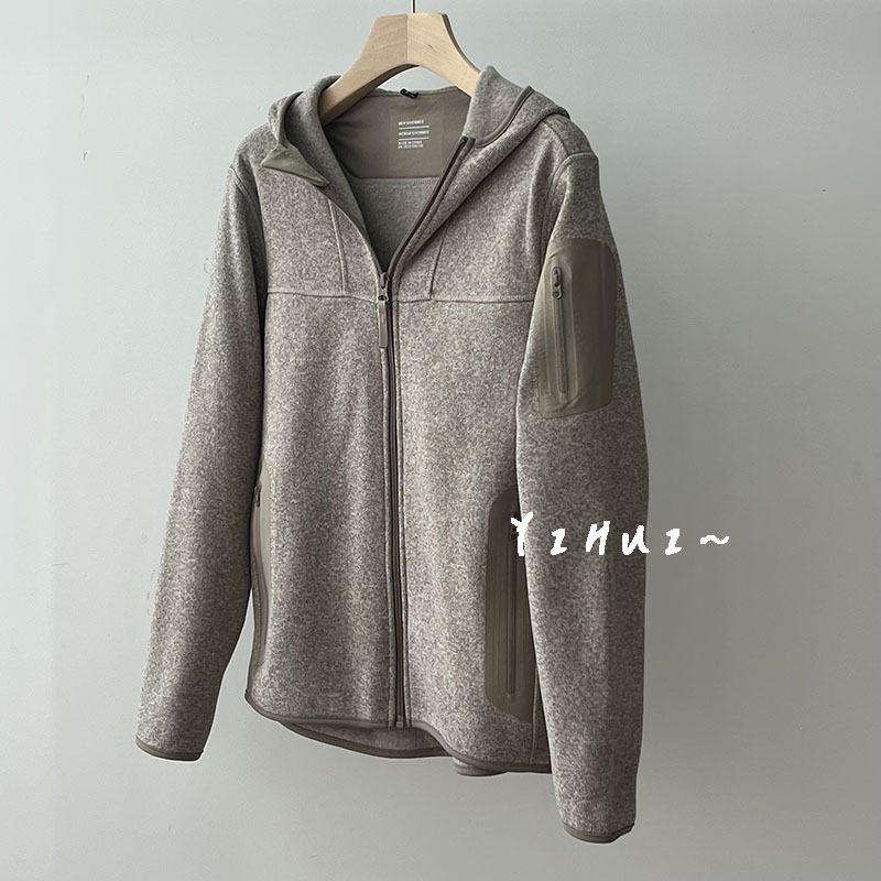Fleece dukserica s kapuljom, jednobojna boja, polo ovratnik, dugi rukavi s krojem princes, normalna duljina (50–65 cm), jesen-zima 2025, materijal: akrilna vlakna i poliester, za žene