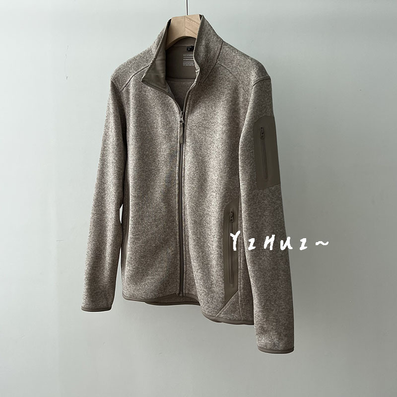 Fleece dukserica s kapuljom, jednobojna boja, polo ovratnik, dugi rukavi s krojem princes, normalna duljina (50–65 cm), jesen-zima 2025, materijal: akrilna vlakna i poliester, za žene