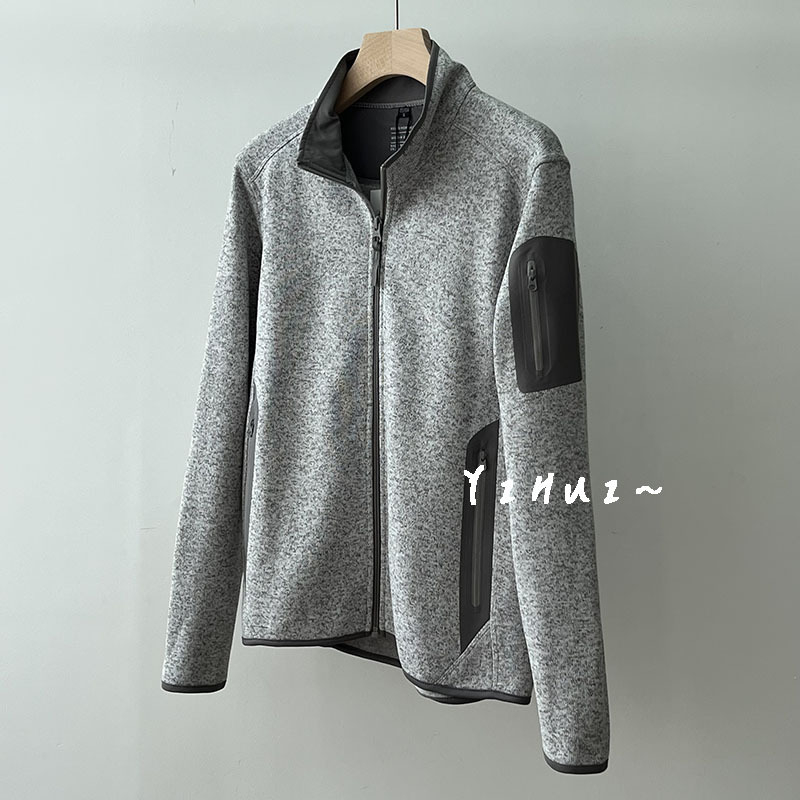 Fleece dukserica s kapuljom, jednobojna boja, polo ovratnik, dugi rukavi s krojem princes, normalna duljina (50–65 cm), jesen-zima 2025, materijal: akrilna vlakna i poliester, za žene