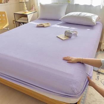 Milk Velvet lepedő készlet matracvédővel, csúszásmentes, egész éves használatra