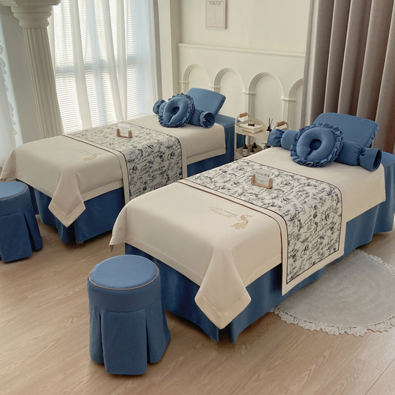 Prekrivka za krevet, set od četiri dijela, mješavina poliestera i pamuka, vez i satenska tkanina, reaktivno tiskanje i bojenje