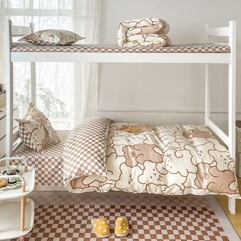 Studentų bendrabutyje patalynės komplektas: trijų dalių, animacinio atspaudo, reagavimo dažymas, paprastas audinys, svoris 1 kg