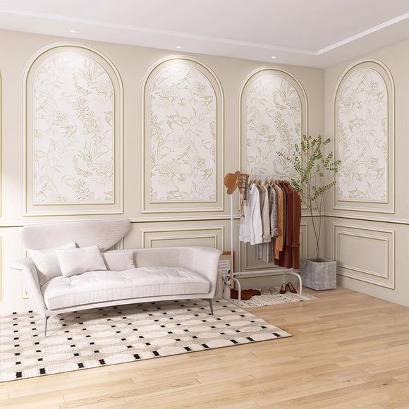 Sienų tapetai: prancūziškos gipso linijos dizainas, šilko medžiaga, dėmių atsparumas