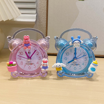 Íróasztali óra éjjeli fény funkcióval — Gyerekeknek szóló rajzfilm dizájn, műanyag tok és számlap, külső tápegység