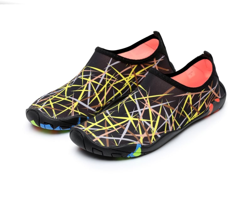 Uniszex vízisport cipő strandhoz és vízi sportokra – csúszásmentes gumitalp, Lycra Stretch felsőrész, belső mikro-szálas anyag, középmagas felső rész, varrott kivitel