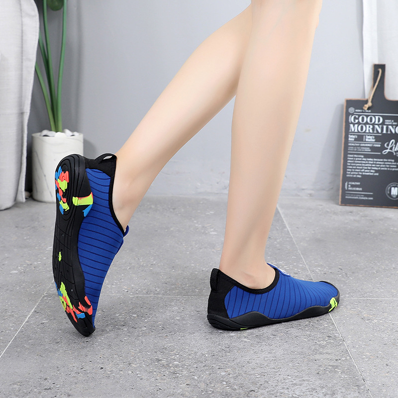 Uniszex vízisport cipő strandhoz és vízi sportokra – csúszásmentes gumitalp, Lycra Stretch felsőrész, belső mikro-szálas anyag, középmagas felső rész, varrott kivitel