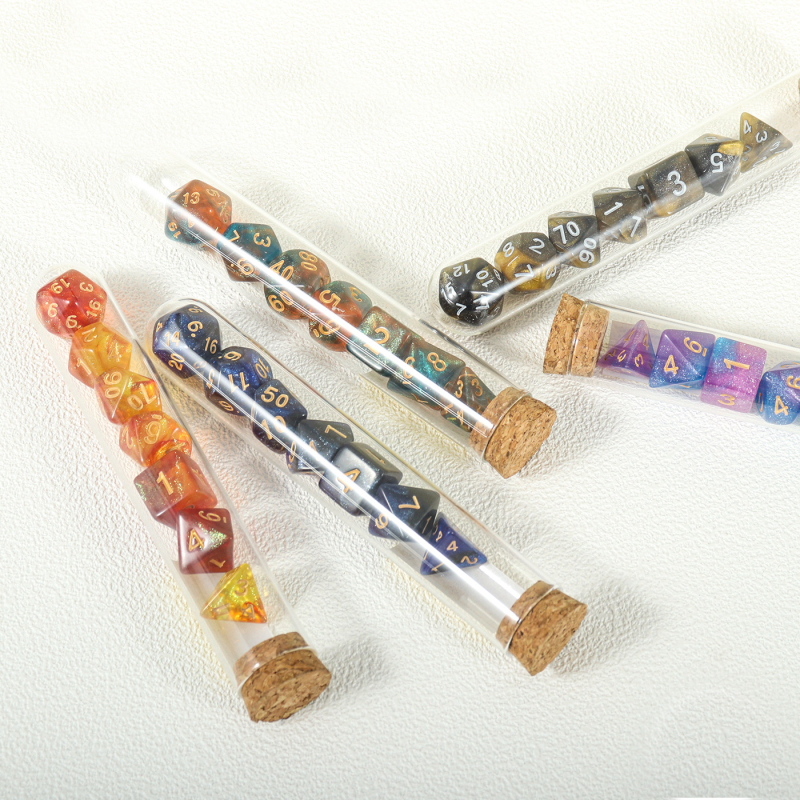 7-dijelni akrilni višefacetni set kockica za stolne RPG (D&D)