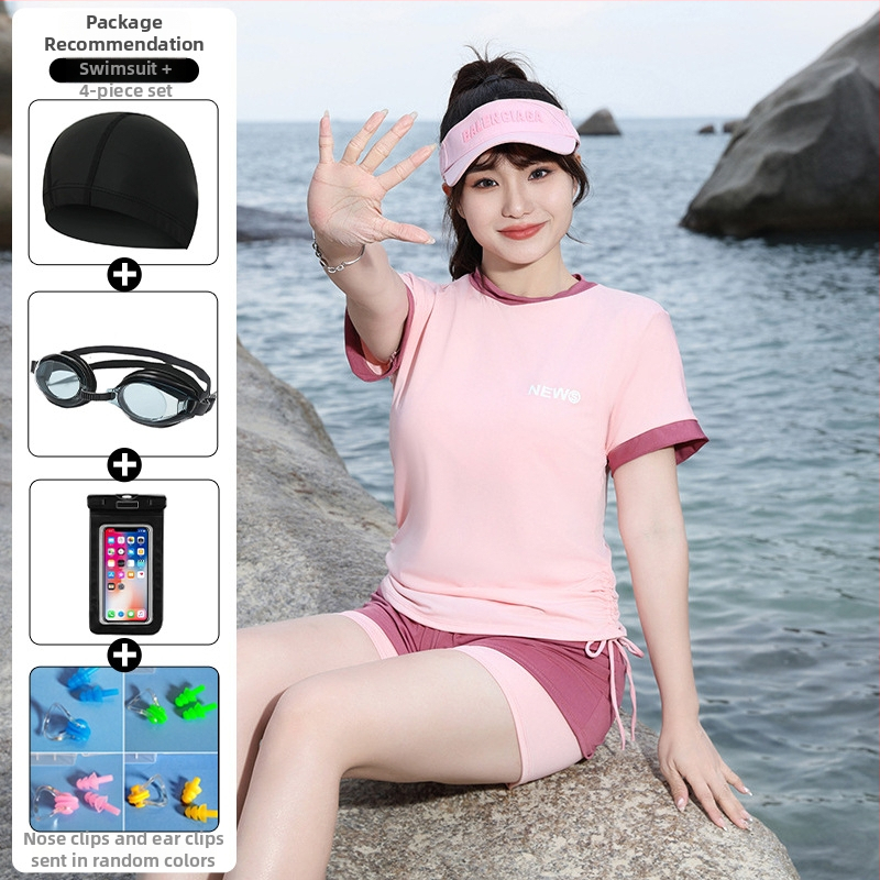 Moterų sportinis maudymosi kostiumėlis su aukštu liemeniu, krūtinės pagalvėlė, Milk Silk audinys, 95% poliesteris, pamušalas 5% spandeksas, trumpomis rankovėmis, vienalytis konservatyvus stilius