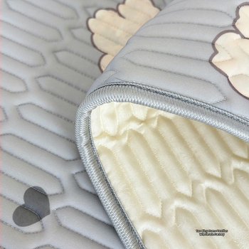 Trys dalių vėsinantis latex čiužinio rinkinys su spauda danga, sulankstomas bendrabutyje