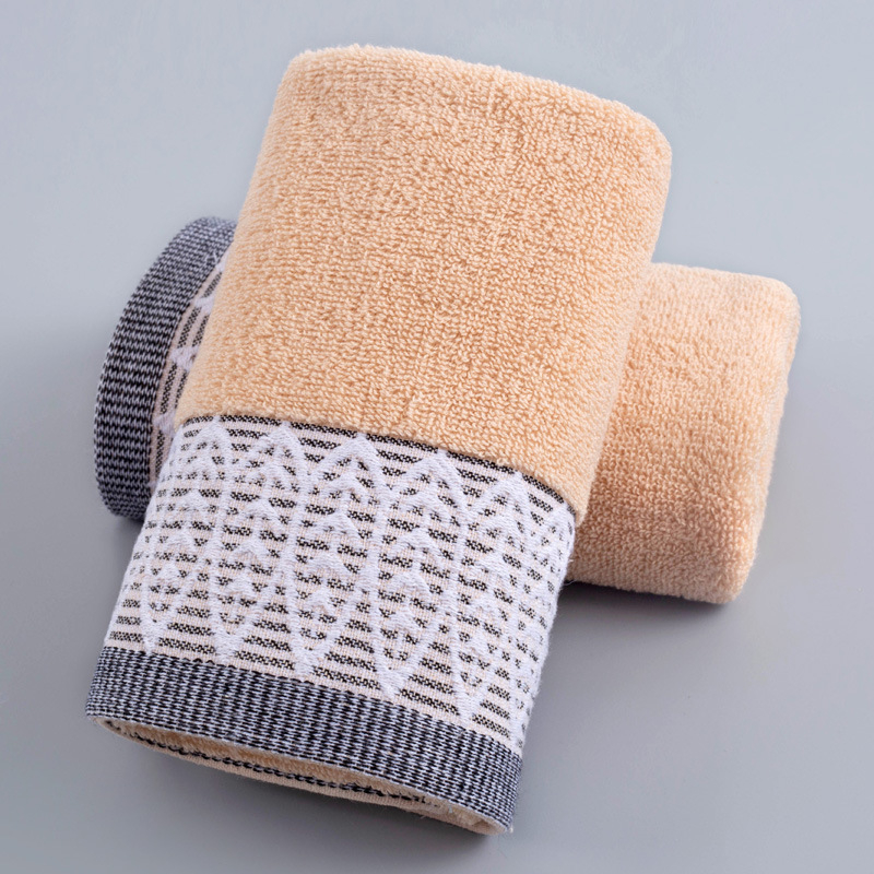 Jacquard pamukani ručnik za lice u darovnom paketu s logom; težina 100–120 g; 32 vlakana prediva; jacquard tkanina; 100% pamuk