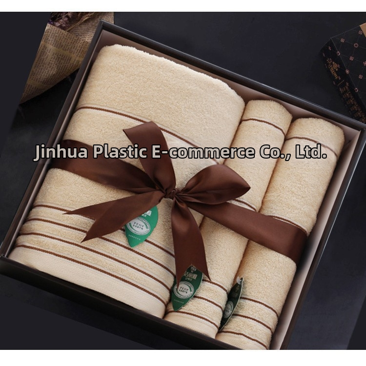 Комплект от три хавлии с подаръчна кутия, 100% чист памук, възможност за печат на лого, тегло 320 g