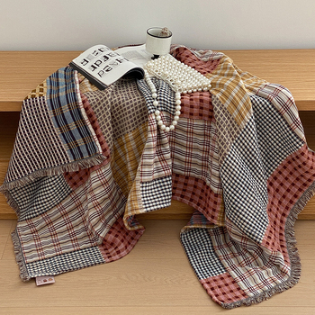 Kolmepalgel puuvillane komplekt: nelja kihtidega marli tekk tutsidega, reisikõrs ja padjapüür — 100% puuvill, reaktiivne trükk ja värvimine, maastik muster, kaal 1,1–1,5 kg