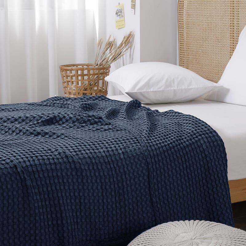 Skandináv stílusú kanapé pléd, waffle kötésű, 50% bambuszrost + 50% pamut, kevesebb mint 300 g, minden évszakra alkalmas.