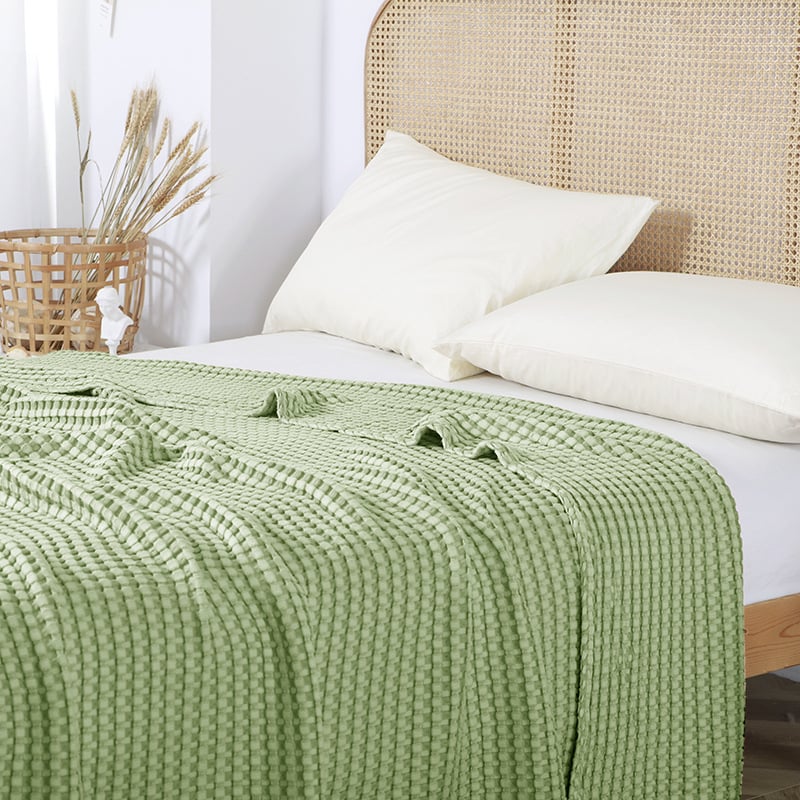 Skandináv stílusú kanapé pléd, waffle kötésű, 50% bambuszrost + 50% pamut, kevesebb mint 300 g, minden évszakra alkalmas.