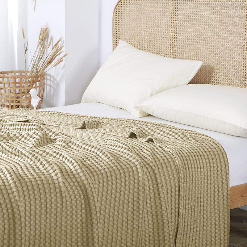 Skandináv stílusú kanapé pléd, waffle kötésű, 50% bambuszrost + 50% pamut, kevesebb mint 300 g, minden évszakra alkalmas.