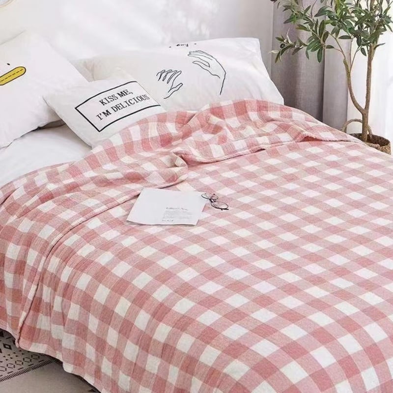 Kolm kihti marli-pleed, 99% puuvill, reaktiivne värvimine, geomeetriline muster, kaal 1,05–1,50 kg, kevad–sügis