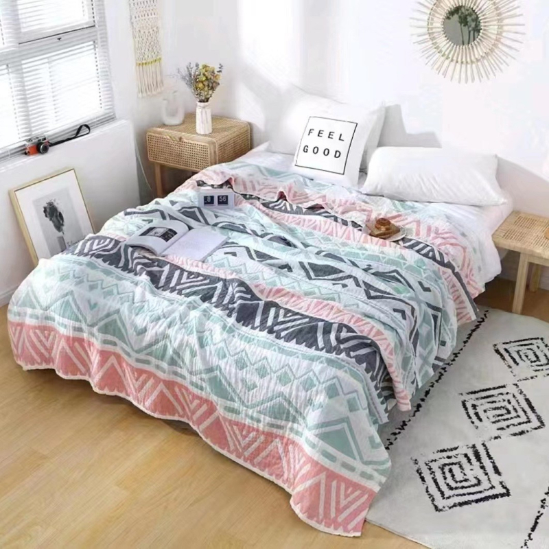 Kolm kihti marli-pleed, 99% puuvill, reaktiivne värvimine, geomeetriline muster, kaal 1,05–1,50 kg, kevad–sügis