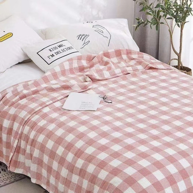 Kolm kihti marli-pleed, 99% puuvill, reaktiivne värvimine, geomeetriline muster, kaal 1,05–1,50 kg, kevad–sügis