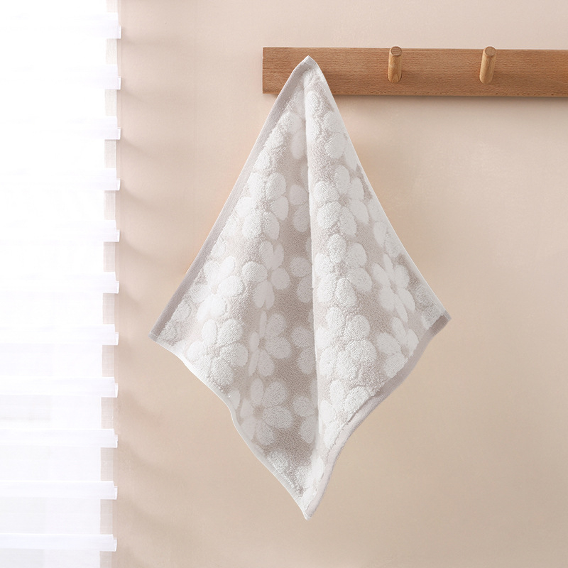 Medvilnės Jacquard kvadratinis rankšluostis, absorbcija 21–25 s, svoris 45 g, pritaikymas galimas