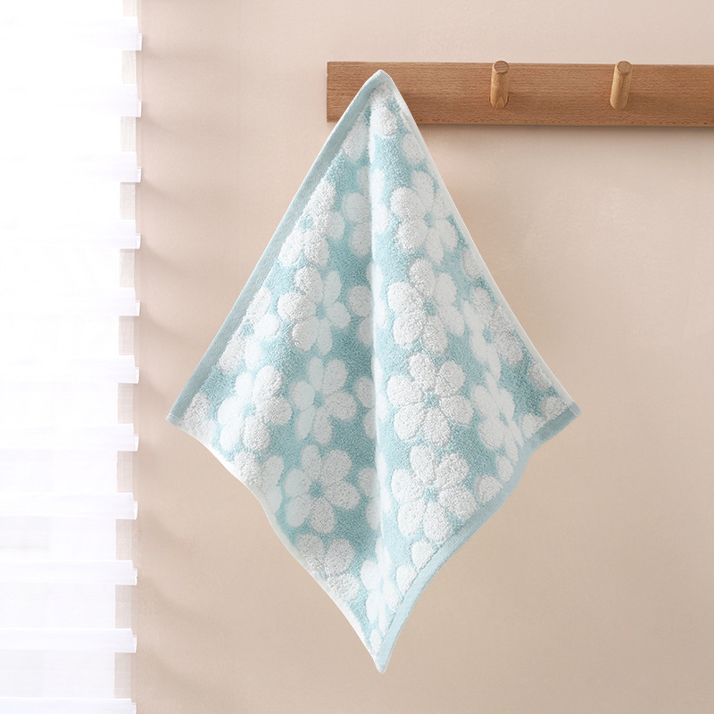 Medvilnės Jacquard kvadratinis rankšluostis, absorbcija 21–25 s, svoris 45 g, pritaikymas galimas