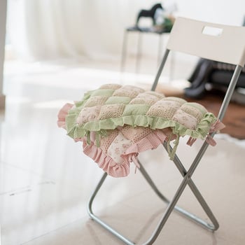 Koreai stílusú székpárna virágos mintával, pántokkal