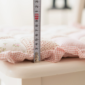 Koreai stílusú székpárna virágos mintával, pántokkal