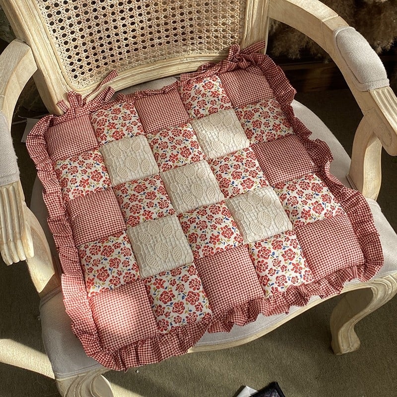 Koreai stílusú székpárna virágos mintával, pántokkal