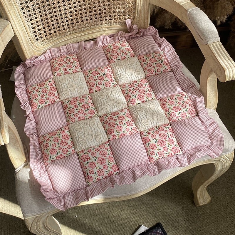 Koreai stílusú székpárna virágos mintával, pántokkal