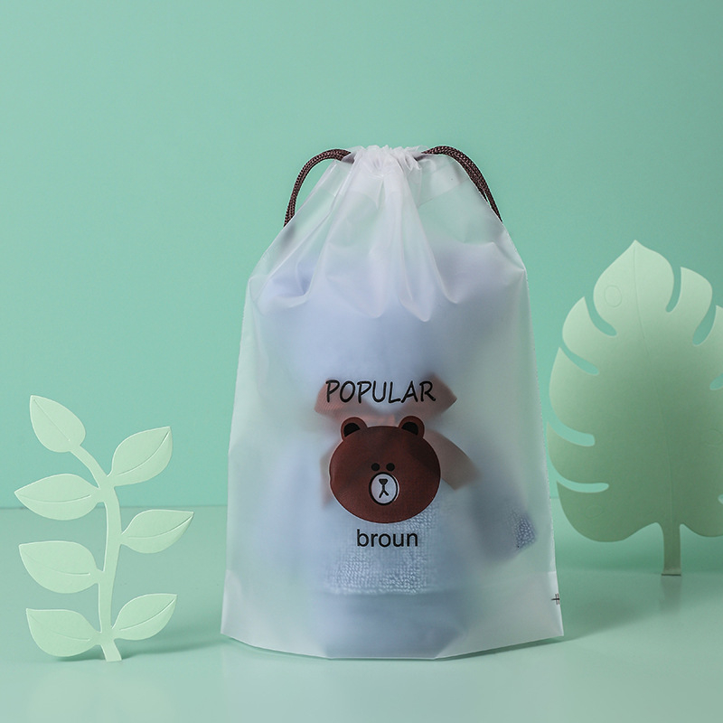 Ručnik s medvjedićem u kutiji za darove; brend Flowers and brocade clusters; 100% pamuk; težina 50–80 g; tip: ručnik za lice/tijelo; šavovi završnog obruba