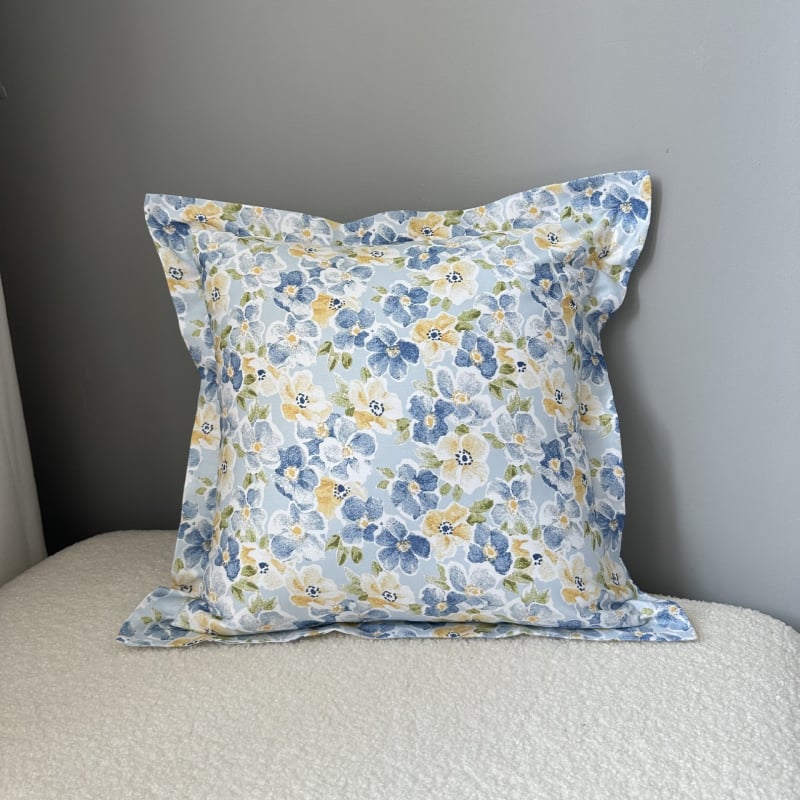 Párnahuzat pamutszövetből, poliészter töltőanyag, pastorális virágmintás, szövött anyag, négyzet alakú