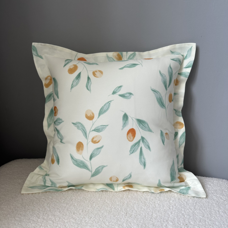 Párnahuzat pamutszövetből, poliészter töltőanyag, pastorális virágmintás, szövött anyag, négyzet alakú