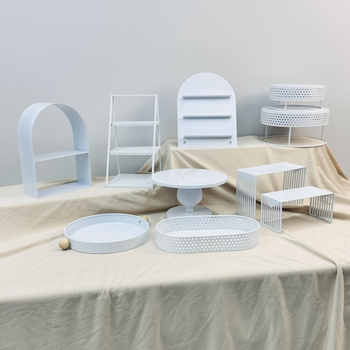 Esküvői és születésnapi desszert kiállító állvány, vas kivitel, egyszerű stílus