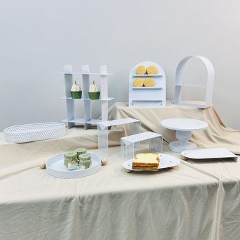 Esküvői és születésnapi desszert kiállító állvány, vas kivitel, egyszerű stílus