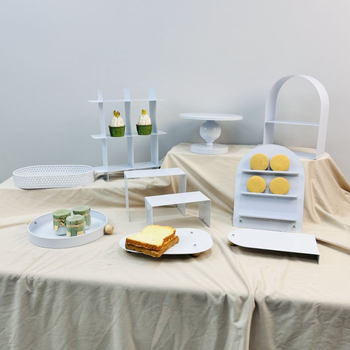 Esküvői és születésnapi desszert kiállító állvány, vas kivitel, egyszerű stílus