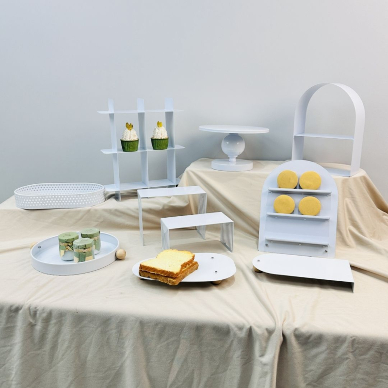 Esküvői és születésnapi desszert kiállító állvány, vas kivitel, egyszerű stílus